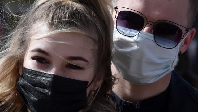 Nu numai vârstnicii pot face forme grave de COVID-19. Trei categorii majore de risc în rândul tinerilor