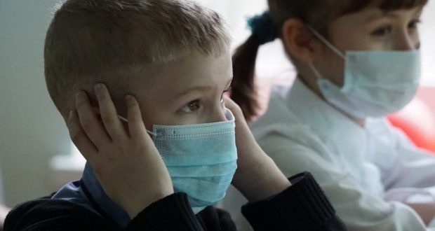 Coronavirus: Elevii între 11 şi 18 ani din Franţa ar trebui să poarte măşti de protecţie după redeschiderea şcolilor