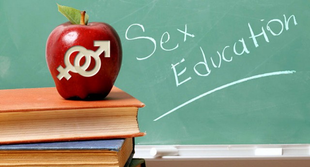 Educația sexuală, obligatorie în școli! Ce spune preotul Tănăsescu