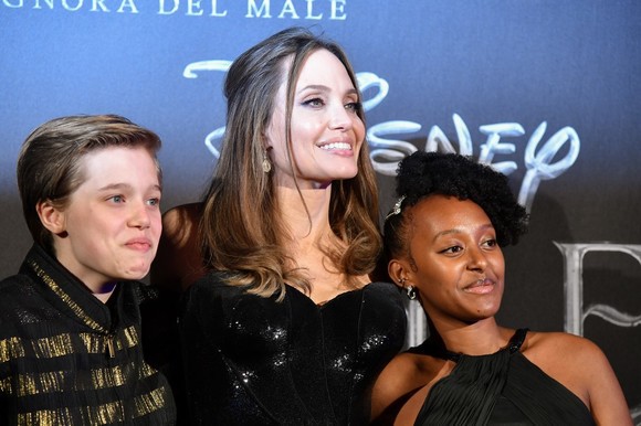 Angelina Jolie, în izolare alături de cei șase copii, în Los Angeles