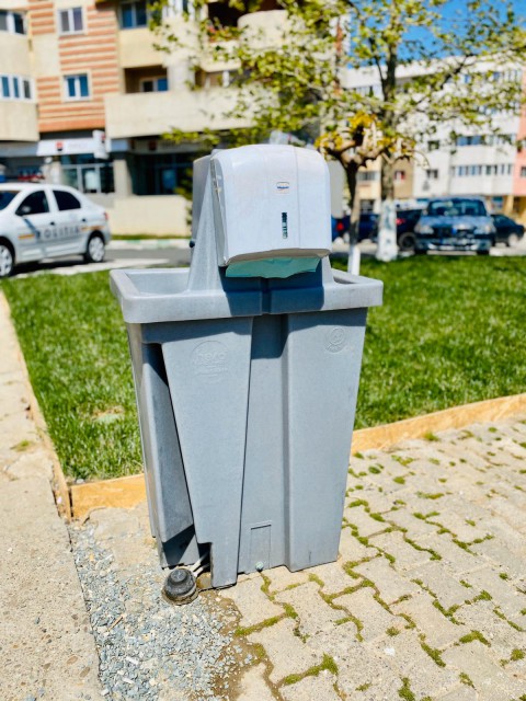 Lavoare mobile cu apă și săpun în orașul Năvodari