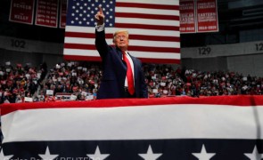 Donald Trump crede că un vaccin ar putea fi gata până la sfârșitul anului sau mai devreme
