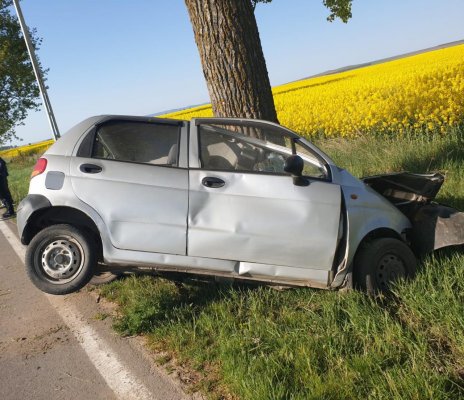 Accident rutier MORTAL: o femeie a intrat cu mașina în copac! VIDEO