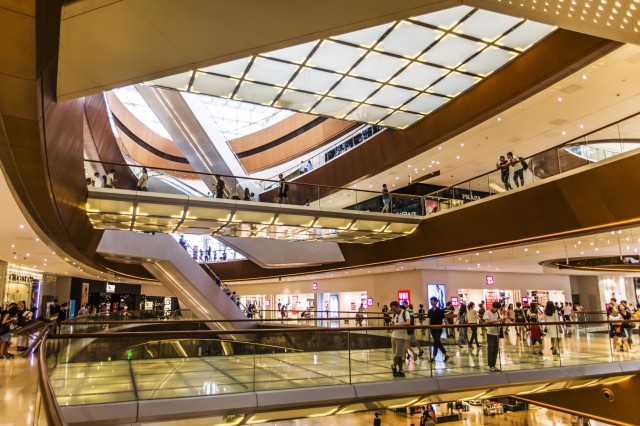 Proprietarii centrelor comerciale trebuie să accepte o nouă formă de calcul a chiriilor