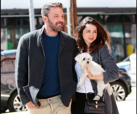 Ben Aflleck și Ana de Armas au recunoscut, de ziua actriței, că formează un cuplu