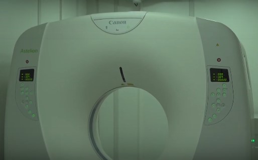 Computer tomograf mobil dotat cu soft ce depistează COVID-19, la Institutul „Matei Balş“
