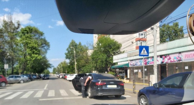 Constanța: Parchez ca un BOU, fix pe trecerea de pietoni