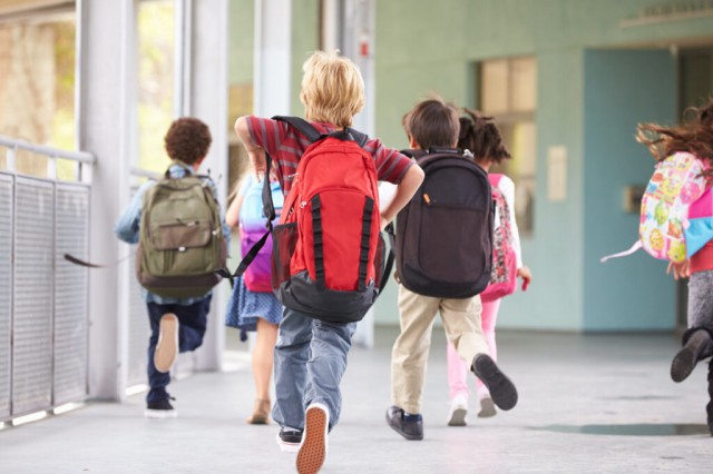 Coronavirus: Elevii de şcoală primară din Franţa au revenit în sălile de curs după opt săptămâni