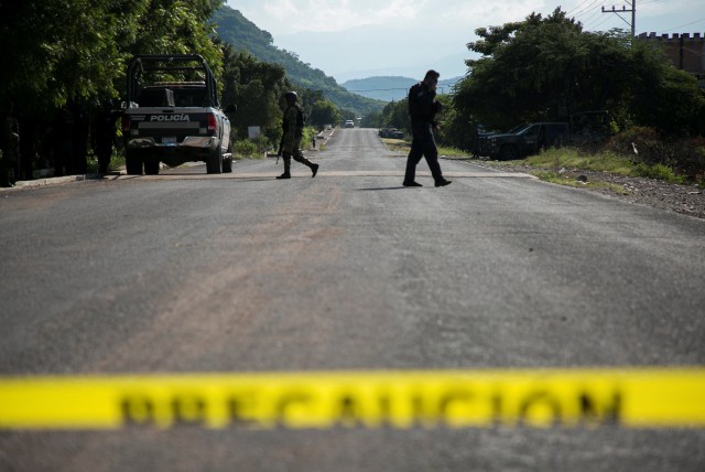 Mexic: Cel puţin 25 de cadavre descoperite într-o groapă comună clandestină din vestul ţării