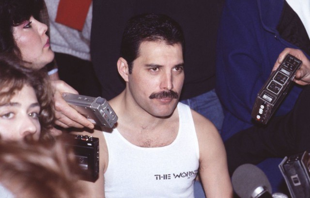 Freddie Mercury a iubit, cu adevărat, o femeie, deşi se ştia că are alte preferinţe