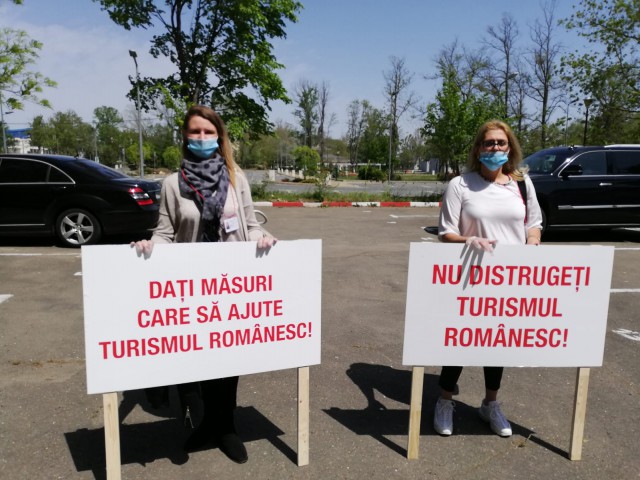 PROTEST în stațiunea Mamaia: oamenii vor să MUNCEASCĂ! VIDEO