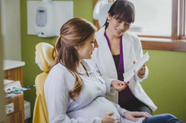 Cinci recomandări dentare pentru femeile însărcinate