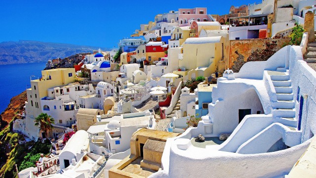 Turiştii vor putea veni în Grecia de la 1 iulie