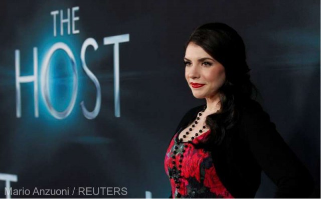 Stephenie Meyer, autoarea „Twilight“, va lansa în august un nou roman din serie, „Midnight Sun“