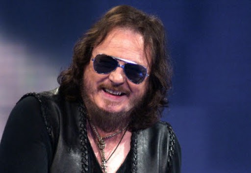 Zucchero a cântat în Piaţa San Marco din Veneţia, complet pustie, pentru a promova iubirea