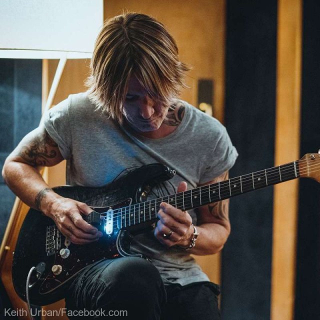 Keith Urban a susţinut un concert de tip drive-in în Nashville