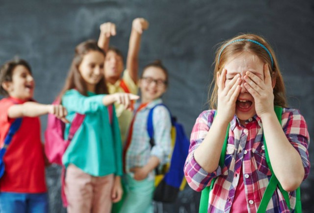 Preşedintele cere reexaminarea unei legi care aduce modificări la sancţionarea comportamentelor de tip bullying