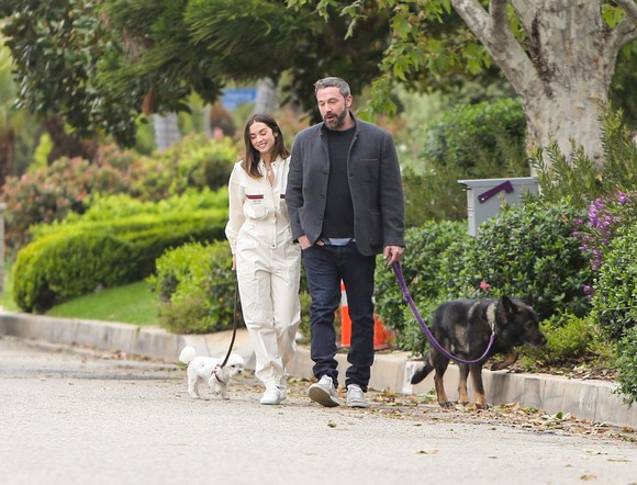 Ben Affleck a cerut-o în căsătorie pe Ana de Armas?