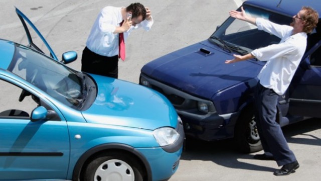 România, piaţa de asigurări auto cu cea mai mare rată a daunei din Europa Centrală şi Est