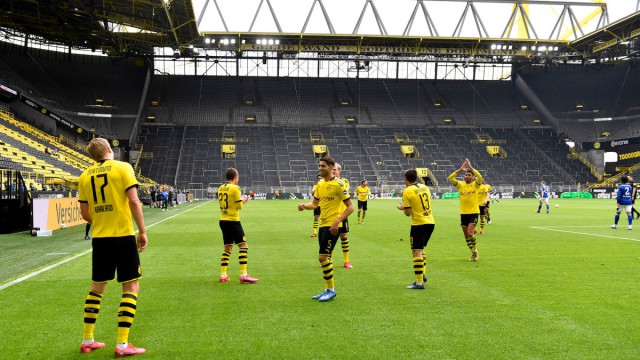 Dortmund - Schalke 4-0. A fost Borussiafest în Revierderby - gazdele se apropie la un punct de liderul Bayern
