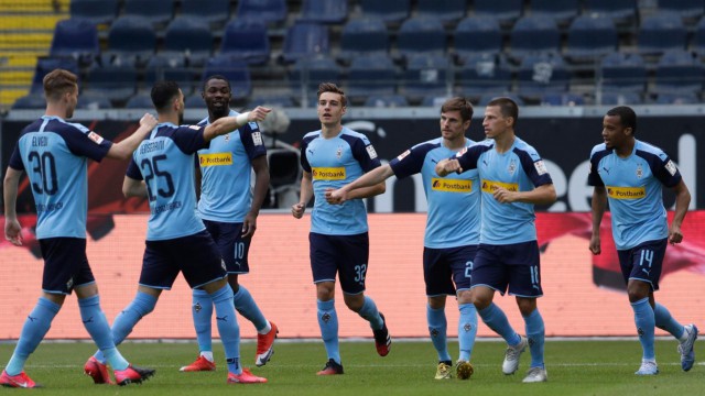 Frankfurt - Monchengladbach 1-3. Show făcut de oaspeţi, cu primul gol marcat în secunda 36, bară şi ocazii rarisime