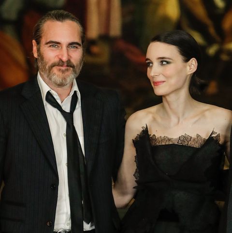 Joaquin Phoenix şi Rooney Mara aşteaptă primul lor copil
