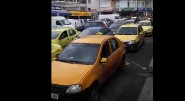 HAOS! Trafic BLOCAT în zona Tomis III