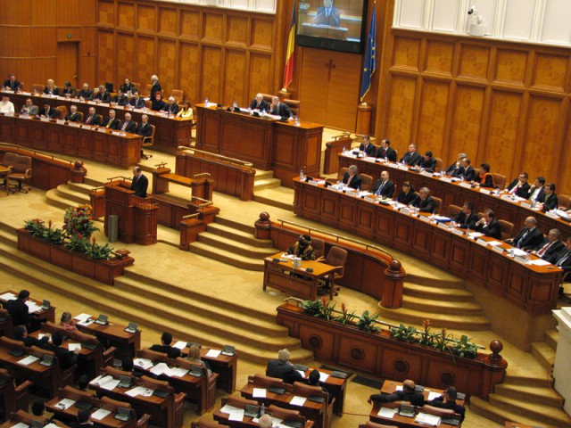 Ceartă în Parlament pe pensiile speciale ale parlamentarilor