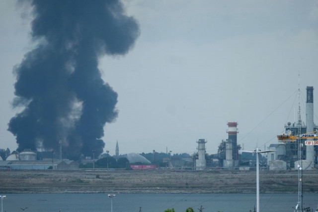 Alertă la Veneţia după un incendiu într-o uzină chimică