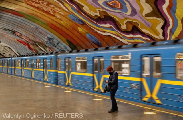 Coronavirus: Reţeaua de metrou din Kiev, redeschisă după zece săptămâni