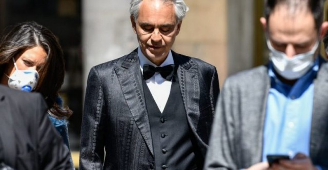 Andrea Bocelli a dezvăluit că a avut COVID-19 şi a donat plasmă pentru cercetări