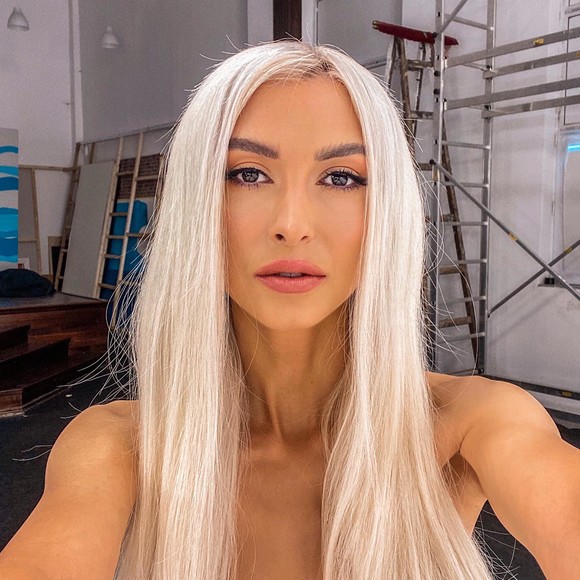 Andreea Bălan a lansat piesa „Am crezut în basme”. E inspirată din căsnicia ei cu George Burcea