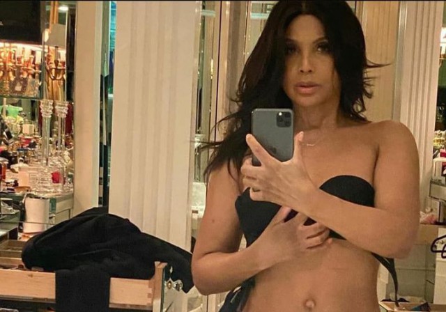 Toni Braxton, în bikini, la 52 de ani