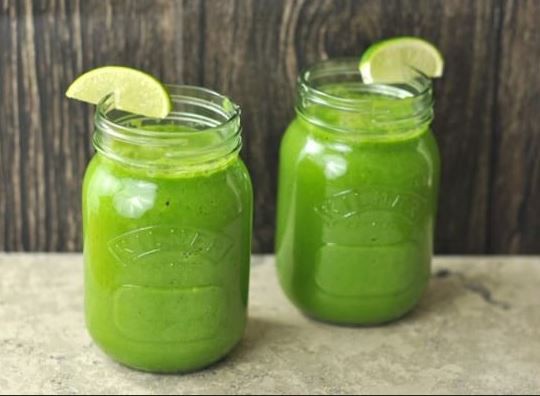 De ce să bei un smoothie verde pe zi