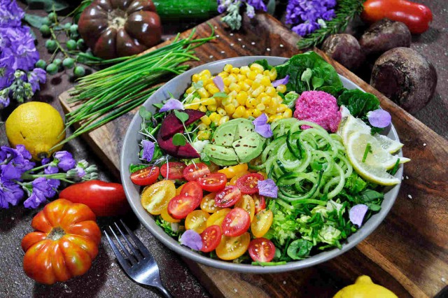 Alimentația de post combinată cu vitamina C, eficiente în tratarea cancerului?