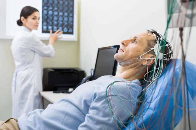Electroencefalograma (EEG): ce presupune și când se recomandă