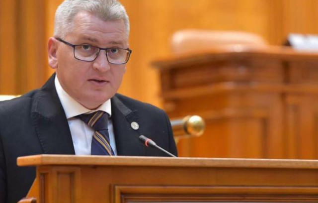 Florin Roman: E nevoie ca de aer de împrospătarea imaginii partidului