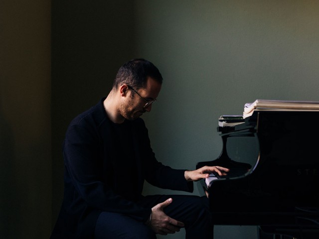 Muzicianul Igor Levit va cânta la pian 20 de ore pentru a trage un semnal de alarmă asupra situaţiei artiştilor