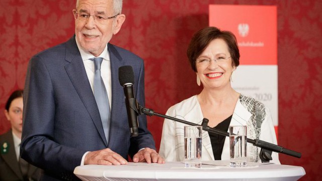 Preşedintele Austriei, prins de poliţie într-un local, alături de soţie, după ora închiderii