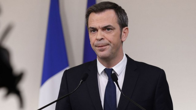 Ministrul francez al sănătăţii solicită revizuirea folosirii hidroxiclorochinei pentru tratarea pacienţilor COVID-19