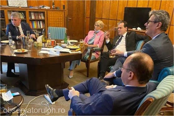 Cinci membri ai Executivului, amendaţi pentru nepurtarea măştii şi fumat în spaţii închise