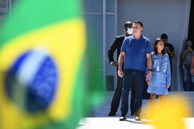 Coronavirus: 965 de noi decese în Brazilia