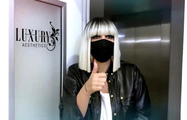 Raluca Bădulescu s-a proptit la cabinetul estetic pentru a-și îndepărta ridurile