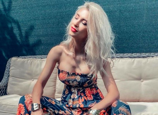 Andreea Bălan apare fără haine în noul videoclip. Imagini rare cu artista