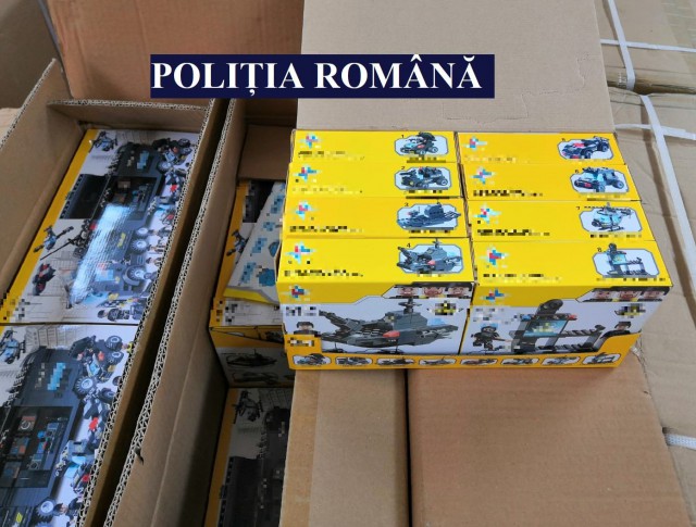 Sute de jucării contrafăcute, confiscate de polițiștii constănțeni