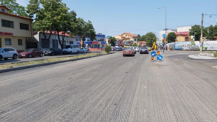 Lucrări de asfaltare pe un tronson al bulevardului Mamaia