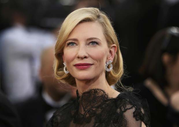 Actriţa Cate Blanchett s-a ales cu o mică tăietură la cap după un accident cu drujba