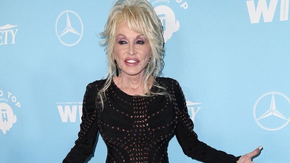 Dolly Parton: „Mă trezesc la 5.00 dimineața!” Incredibil de ce nu își îngăduie să nu doarmă mult