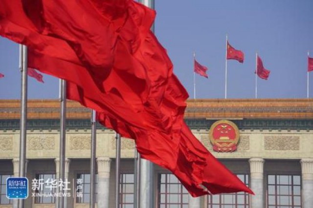 Hong Kong: China promite un „contraatac“ după anunţurile lui Trump