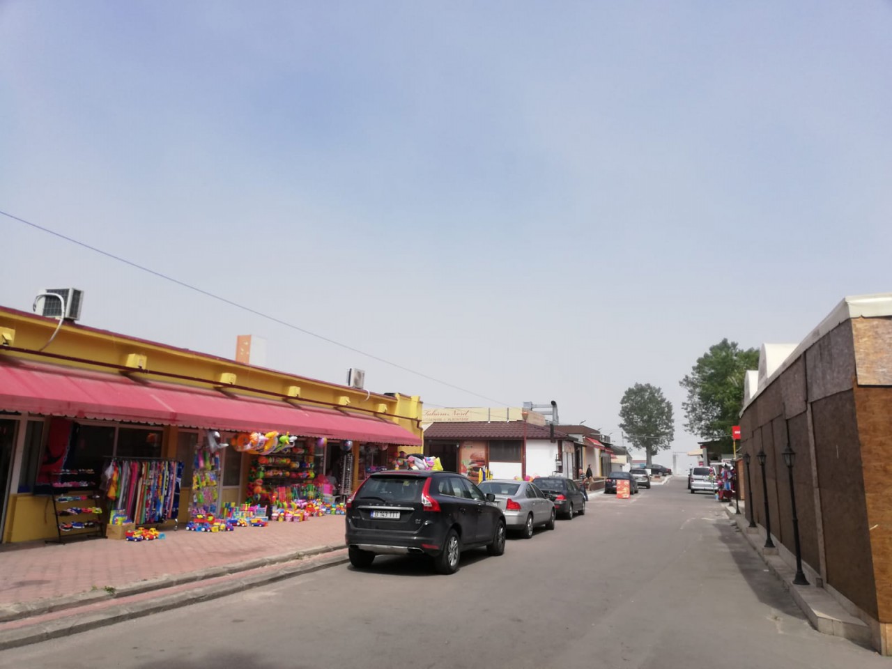 DISPARE BAZARUL de la ALCOR din Mamaia, pentru a face loc unui hotel DISPARE BAZARUL de la ALCOR din Mamaia, pentru a face loc unui hotel